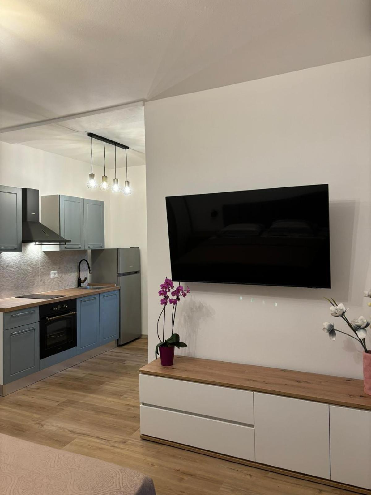 Apartment And Room Marlen Ровиньско село Экстерьер фото