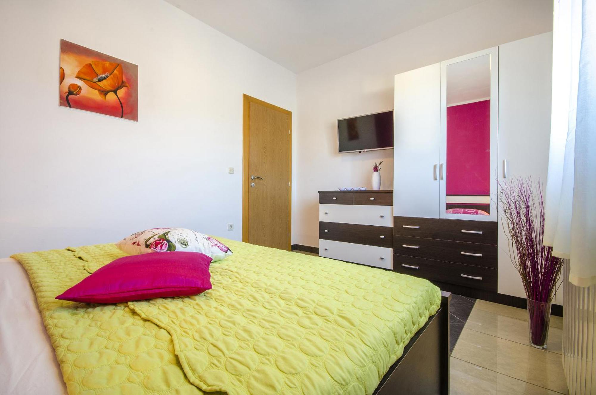 Apartment And Room Marlen Ровиньско село Номер фото