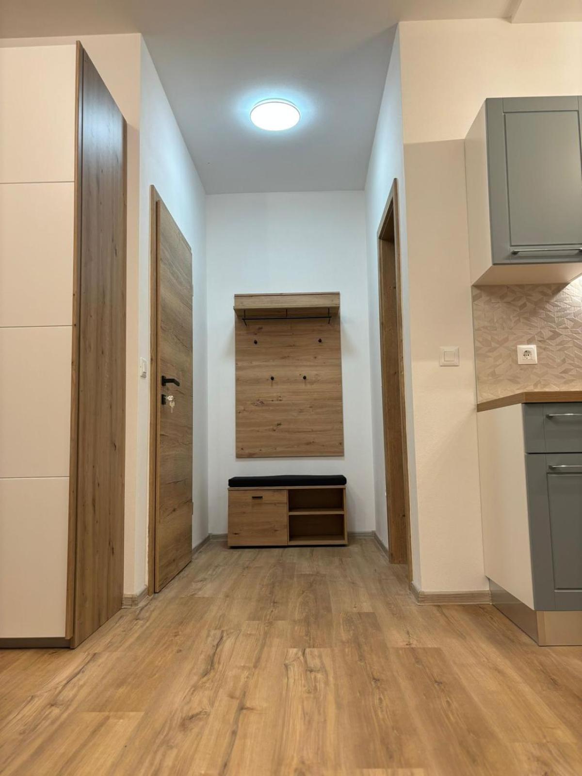 Apartment And Room Marlen Ровиньско село Экстерьер фото