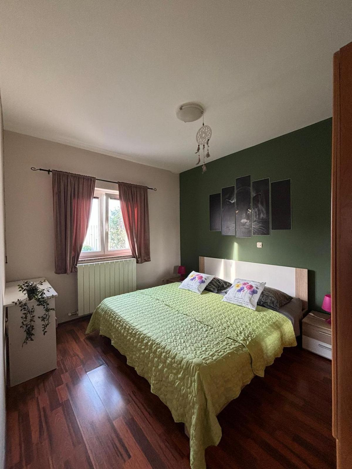 Apartment And Room Marlen Ровиньско село Экстерьер фото
