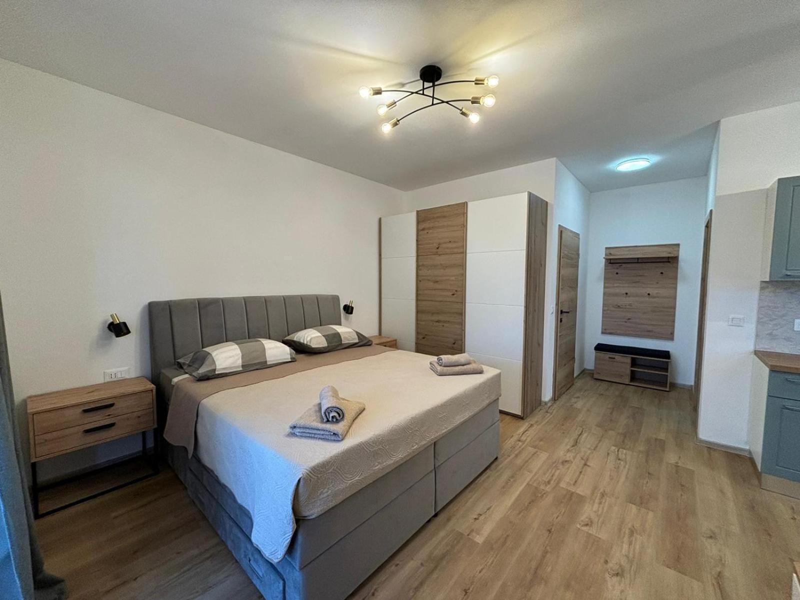 Apartment And Room Marlen Ровиньско село Экстерьер фото